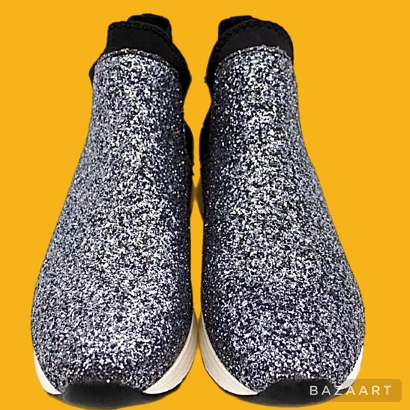 New SZ 8.5 KENNETH COLE REACTION Sneakers Womens Slip On black w/ silver glitter - Picture 9 of 10